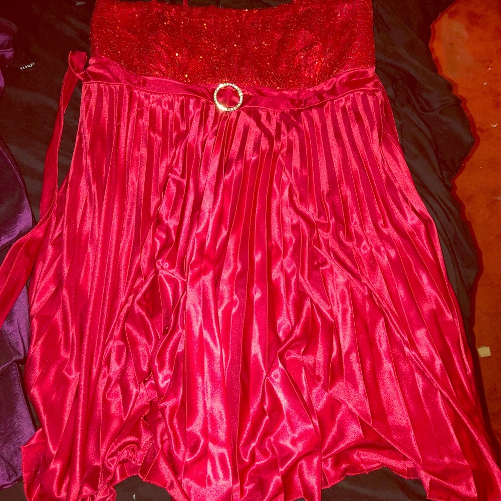 Red flows homecoming/ prom dress